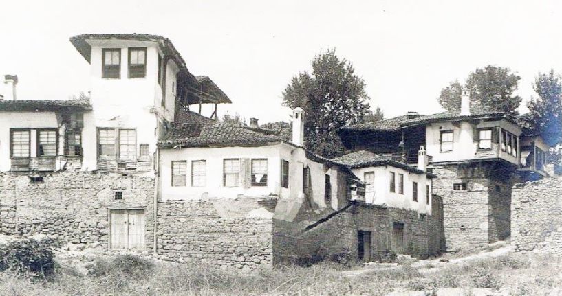 ΜεΜιαΜατια Συμβολή Αγίου Δημητρίου, Θωμαίδου