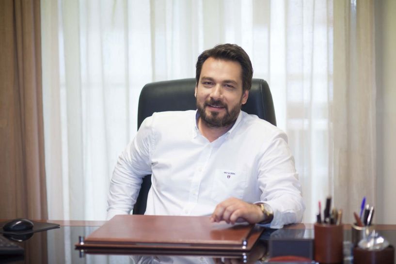 Ο Τάσος Μπαρτζώκας συγχαίρει τους εισακτέους της Τριτοβάθμιας Εκπαίδευσης