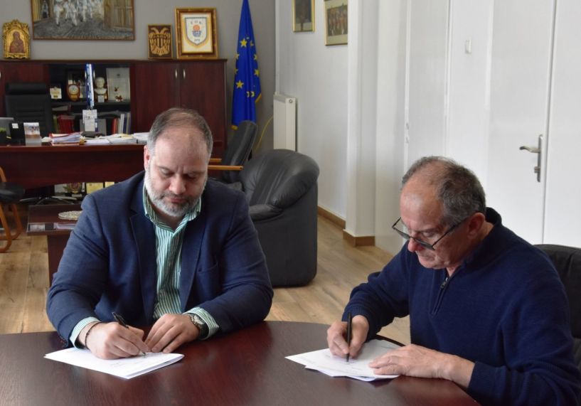 Υπογραφή σύμβασης για την ανάδειξη και βελτίωση του δικτύου μονοπατιών του Δήμου Νάουσας