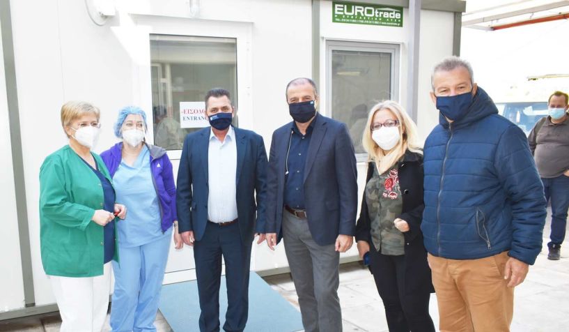 Προκατασκευασμένους οικίσκους στα νοσοκομεία Βέροιας και Νάουσας παρέδωσε ο Κώστας Καλαϊτζίδης