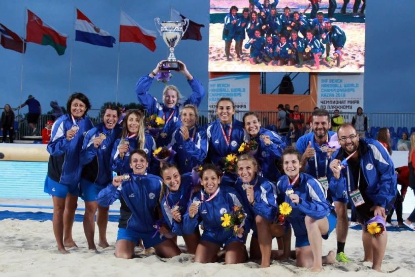 Στα θρανία οι παγκόσμιες πρωταθλήτριες του Beach Handball πέρασαν σε σχολές της αρεσκείας τους 
