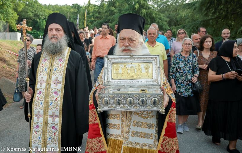 Λαμπρή υποδοχή της αφθάρτου τιμίας Χειρός της Αγίας Μαρίας της Μαγδαληνής στην Παναγία Δοβρά (ΒΙΝΤΕΟ)