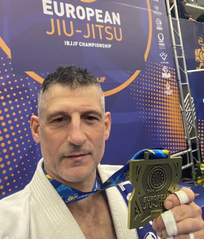 Την 3η θέση στο Πανευρωπαϊκό Πρωτάθλημα Gi της παγκόσμιας ομοσπονδίας IBJJF κατέκτησε ο ΣΤΕΛΙΟΣ ΠΑΠΑΓΙΑΝΝΗΣ στη Λισαβόνα Πορτογαλία στις 19/01/2026