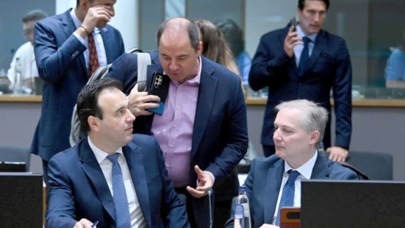 Ευρωπαϊκή Ένωση: Πράσινο φως στους πρώτους κανόνες για την τεχνητή νοημοσύνη παγκοσμίως Δ. Παπαστεργίου: Η ενσωμάτωση των τεχνολογιών στις κοινωνίες απαιτεί συνέργειες μεταξύ κρατών και ιδιωτικού τομέα