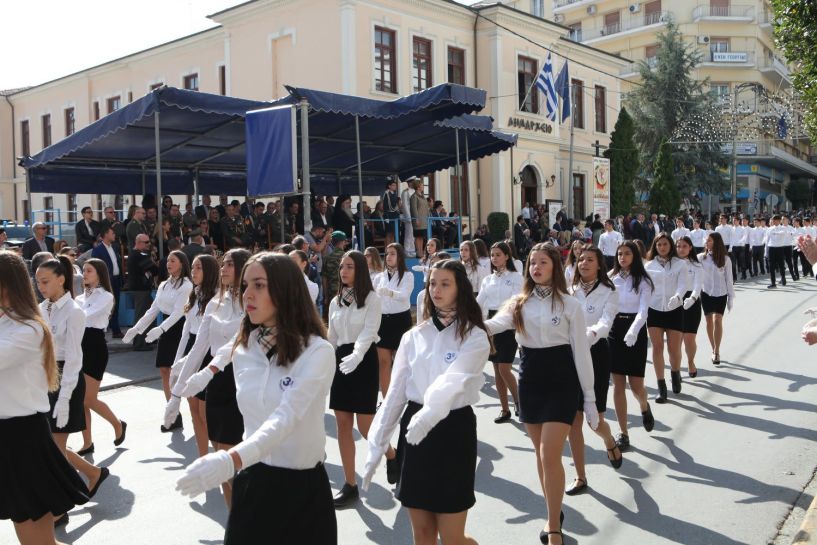 Με καλό καιρό, πολύ κόσμο και υψηλές παρουσίες κορυφώθηκε η επέτειος απελευθέρωσης της Βέροιας