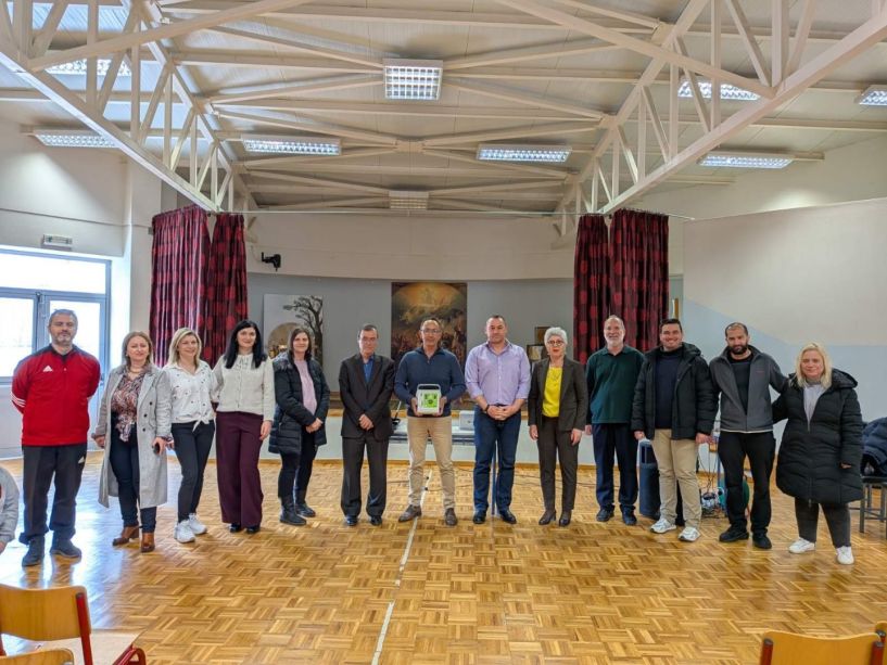 Δωρεά απινιδωτή στα Ριζώματα