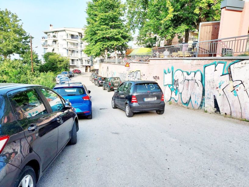 Λίγη προσοχή με το αμφίπλευρο παρκάρισμα στο Πασακιόσκι