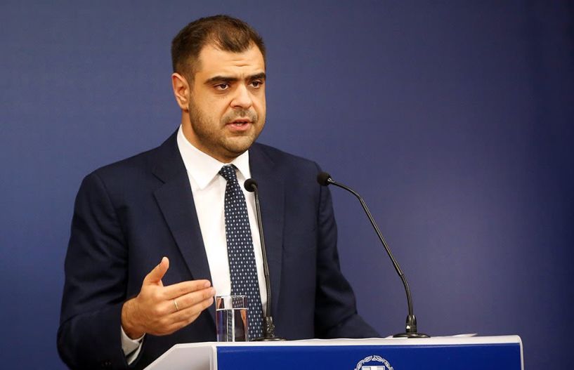Μαρινάκης: «Δεν υπάρχει θέμα ανασχηματισμού, το διαψεύδω»