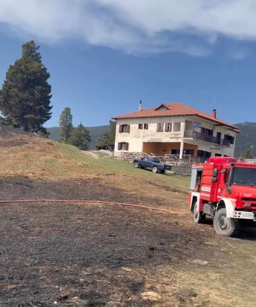 Για τρίτη μέρα συνέχιζε χθες να καίει η φωτιά στα Πιέρια όρη