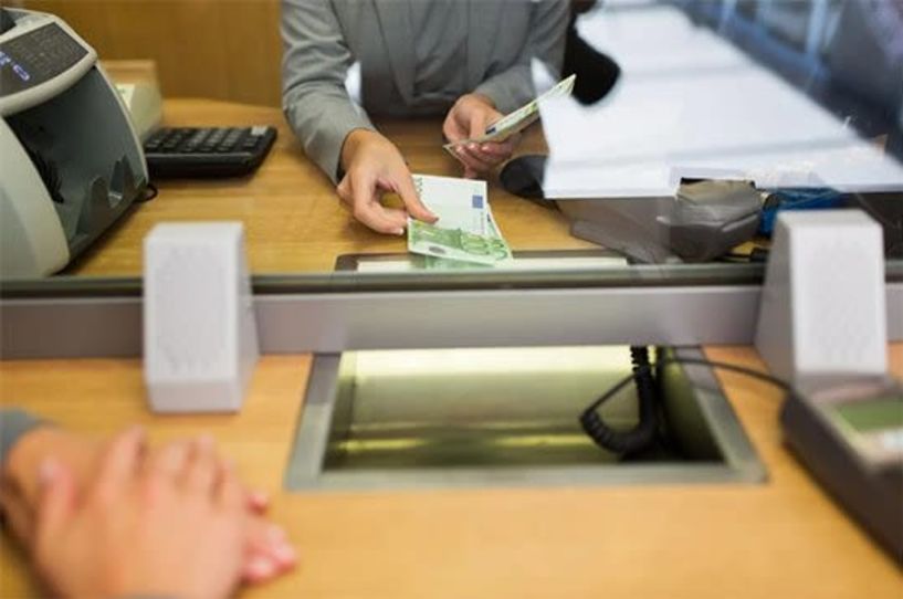 Μπαράζ πληρωμών για «παλιούς» και νέους γονείς τις επόμενες 100 μέρες, ποια επιδόματα φέρνουν λεφτά στους λογαριασμούς
