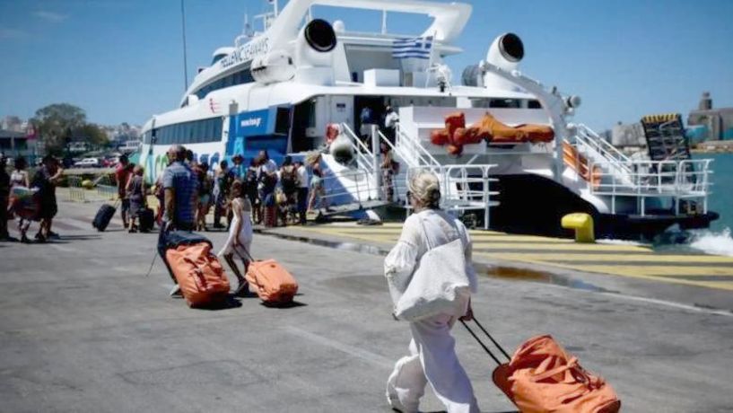 Εκπτώσεις σε ακτοπλοϊκά και αεροπορικά εισιτήρια στους αναπληρωτές εκπαιδευτικούς