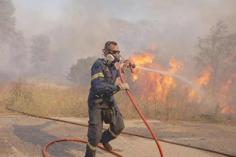 Πυροσβέστες: Πόσους έχει η Ελλάδα  – Πόσα δαπανά για πυροπροστασία