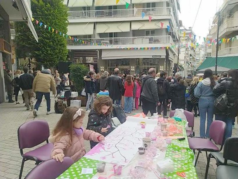 Από το κέντρο της Βέροιας ξεκίνησαν  οι «ανθισμένες ροδακινιές» του κάμπου