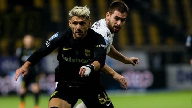 Souper League . Με 0-6 πέρασε ο Ολυμπιακός από την Λαμία. Νίκη του Άρη στο ντέρμπι με τον ΠΑΟΚ 