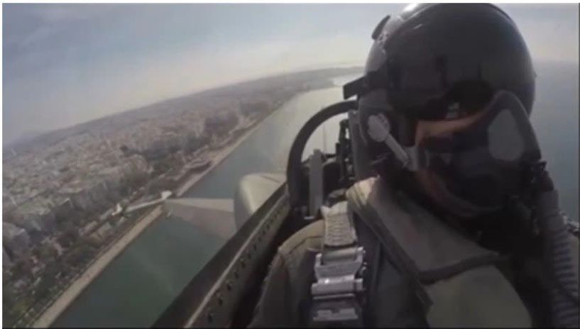 Συγκλονιστικός ο πιλότος του F-16 ΖΕΥΣ: «Το πιο λακωνικό και ηχηρό μήνυμα της παγκόσμιας ιστορίας αποτελείται από δύο συλλαβές, ΟΧΙ» (video)