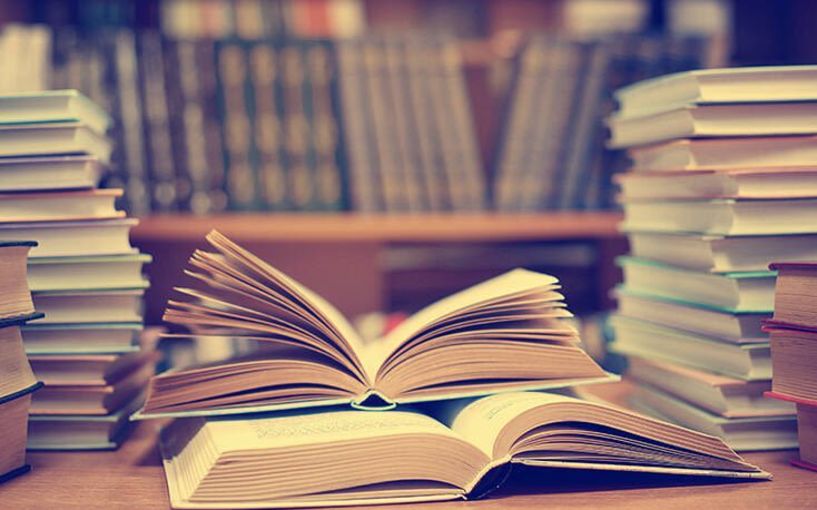 ΟΑΕΔ: Ξεκινά αύριο η υποβολή αιτήσεων τις επιταγές αγοράς βιβλίων