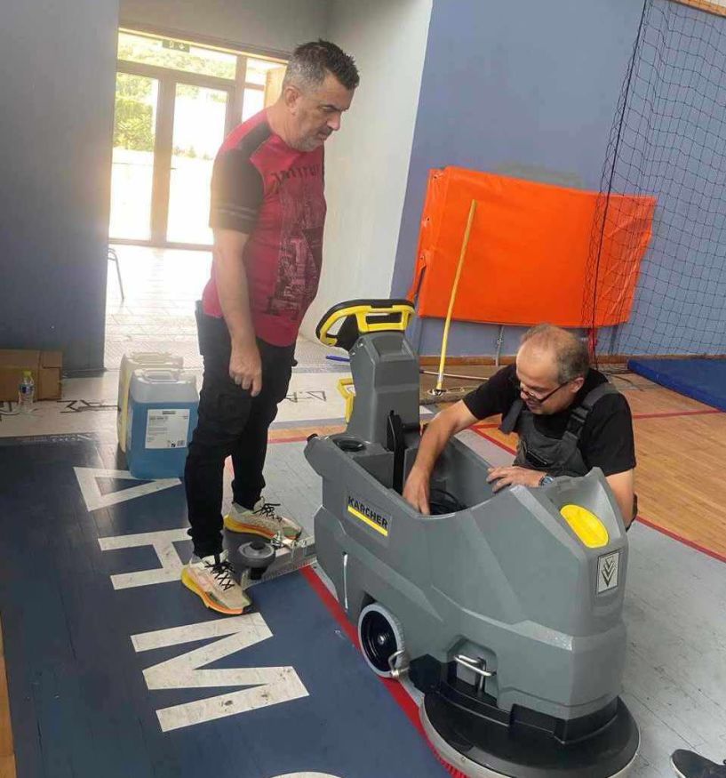 Προμήθεια Ηλεκτρικής Σκούπας (Kärcher) για τον καθαρισμό το παρκέ του Κλειστού Γυμναστηρίου Νάουσας