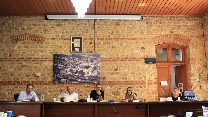 ΟΜΟΦΩΝΙΑ ΣΤΟ ΔΗΜΟΤΙΚΟ ΣΥΜΒΟΥΛΙΟ ΒΕΡΟΙΑΣ Το όνομα του Θάνου Μικρούτσικου θα δοθεί στον Χώρο Τεχνών, για την καθοριστική συμβολή του στην ανέγερση και λειτουργία του κτιρίου