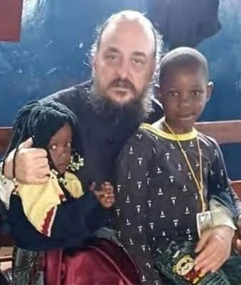 Ο βεροιώτης π. Σωφρόνιος επέστρεψε στην ιεραποστολή της Τανζανίας