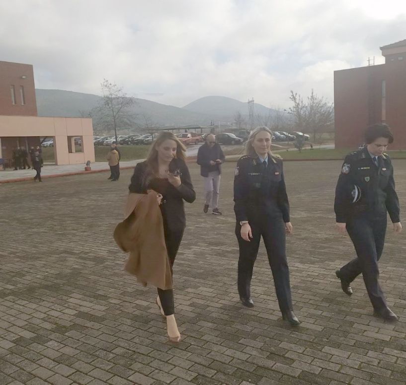 Τη Σχολή Μετεκπαίδευσης και Επιμόρφωσης Ελληνικής Αστυνομίας, στη Βέροια, επισκέφθηκε  η  Συντονίστρια του Γραφείου Πρωθυπουργού, Έλενα Σώκου