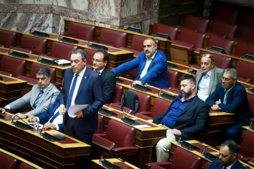 Με χθεσινή απόφαση του Εκλογοδικείου Χάνουν την βουλευτική ιδιότητα  οι «Σπαρτιάτες», Βασίλης Στίγκας,  Πέτρος Δημητριάδης και Αλέξανδρος Ζερβέας  - Με 297 βουλευτές πλέον,  για πρώτη φορά, η Βουλή