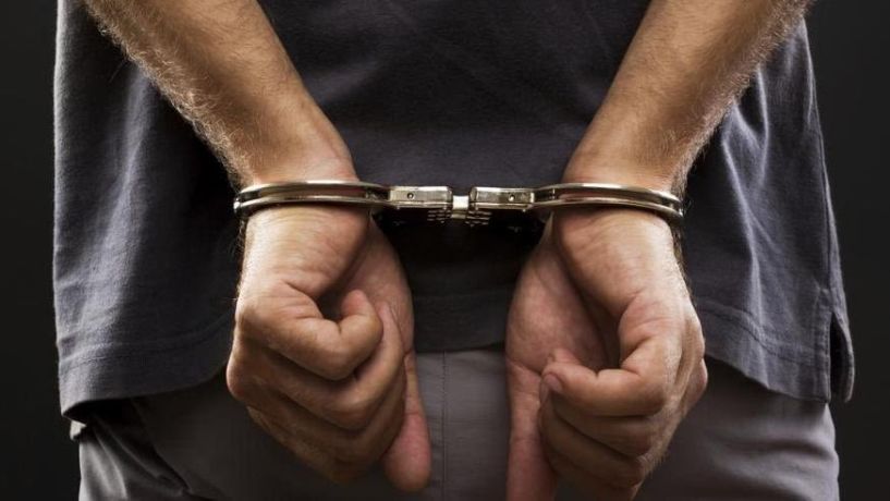 Σύλληψη δύο νεαρών στην   Αλεξάνδρεια για κλοπή μπαταριών  - 33χρονος στη Νάουσα ξεγέλασε 45χρονη για αγορά κινητού μέσω ηλεκτρονικής αγγελίας