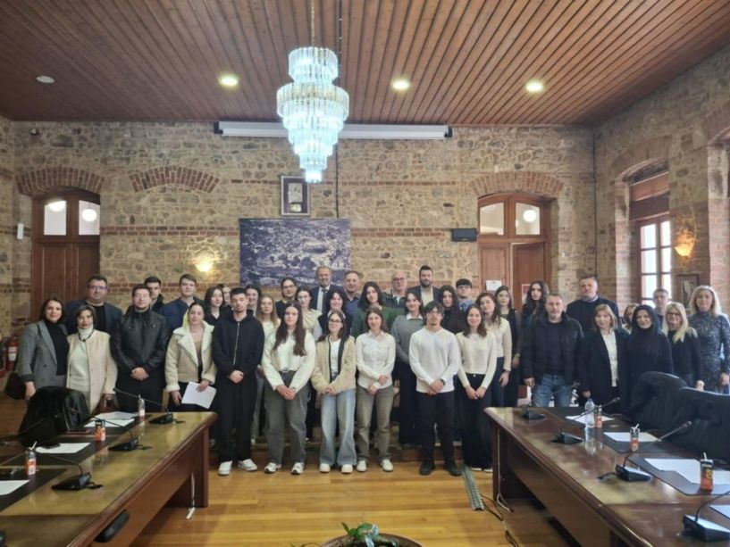 Ολοκληρώθηκε με επιτυχία το 7ο Δημοτικό Συμβούλιο Εφήβων (φωτος)