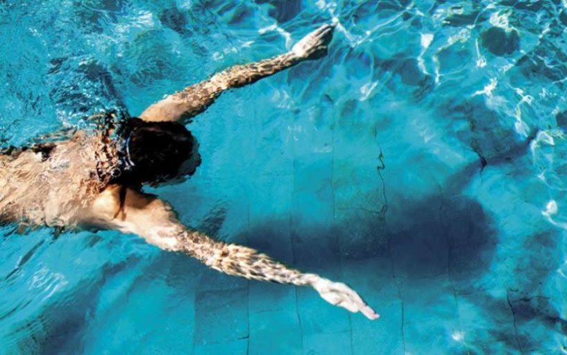 Η ευεργετική άσκηση της κολύμβησης. Τα οφέλη που προσφέρει το κολύμπι