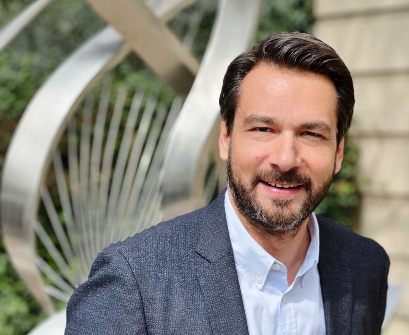 Τάσος Μπαρτζώκας: Ας κρατήσουμε ζωντανό το φως της Ανάστασης στη ζωή μας!
