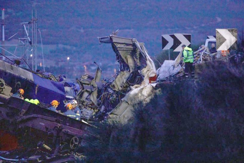 Τέμπη: Ποινική δίωξη  στην πρόεδρο  της ΡΑΣ και  σε στελέχη της Πυροσβεστικής