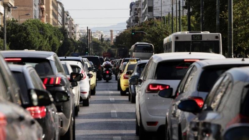«Ραβασάκια» από την ΑΑΔΕ για χιλιάδες «ξεχασιάρηδες» οδηγούς