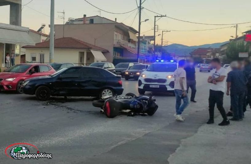 Σφοδρή σύγκρουση ΙΧ με μηχανή στο Μακροχώρι