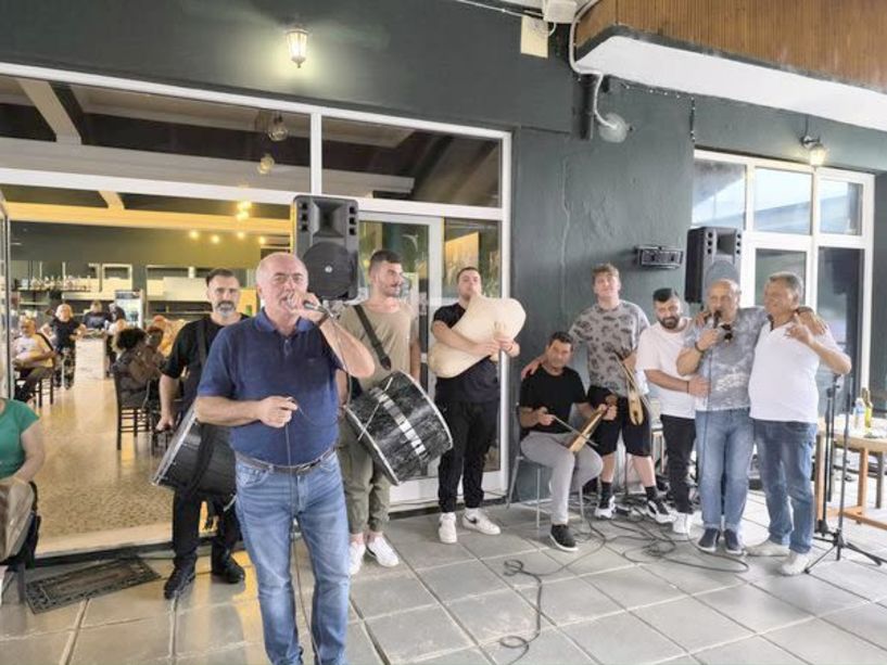 ΕΥΞΕΙΝΟΣ ΛΕΣΧΗ ΒΕΡΟΙΑΣ:  Παρακάθ στη μνήμη  του Γιώργου  Τσαρτιλίδη (Τσάρτιλου), στους Γεωργιανούς Βέροιας