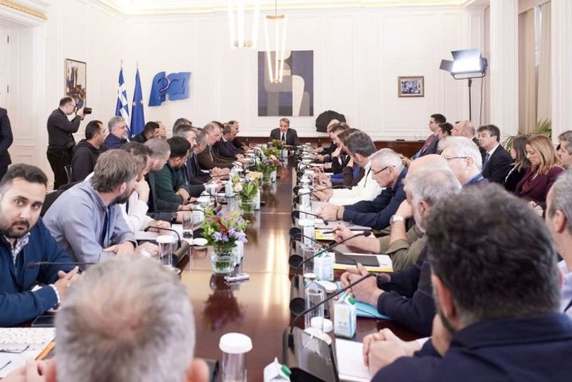 Ολοκληρώθηκε η συνάντηση του Πρωθυπουργού με εκπροσώπους των αγροτικών μπλόκων -  Κώστας Τσιάρας: Είχαμε μια αναλυτική, ειλικρινή και παραγωγική συζήτηση-  Εύχομαι κι ελπίζω να πρυτανεύσει η λογική