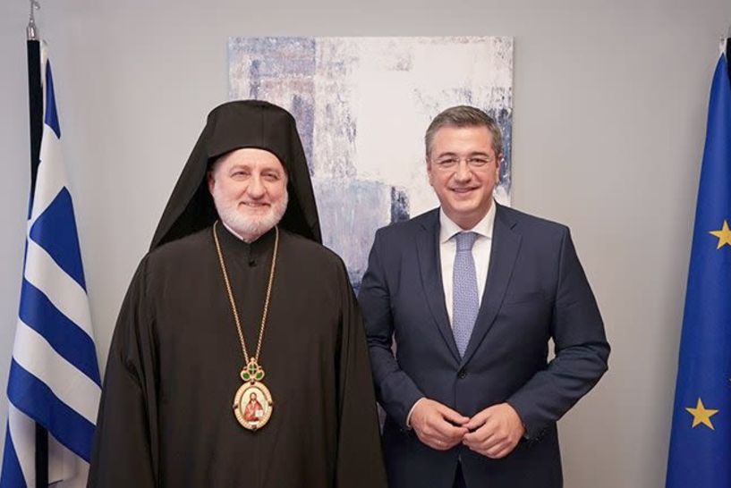 Συνάντηση του Απόστολου  Τζιτζικώστα με τον Αρχιεπίσκοπο Αμερικής κ.κ. Ελπιδοφόρο