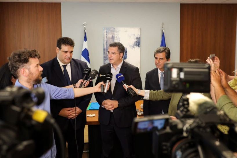 Υπουργός Εσωτερικών: Χρειάζεται ισχυρή Αυτοδιοίκηση, για πιο  σύγχρονο και αποτελεσματικό κράτος  -Συνάντηση χθες στην Περιφέρεια, μεταξύ Θοδωρή Λιβάνιου, Κώστα Γκιουλέκα και Απ. Τζιτζικώστα