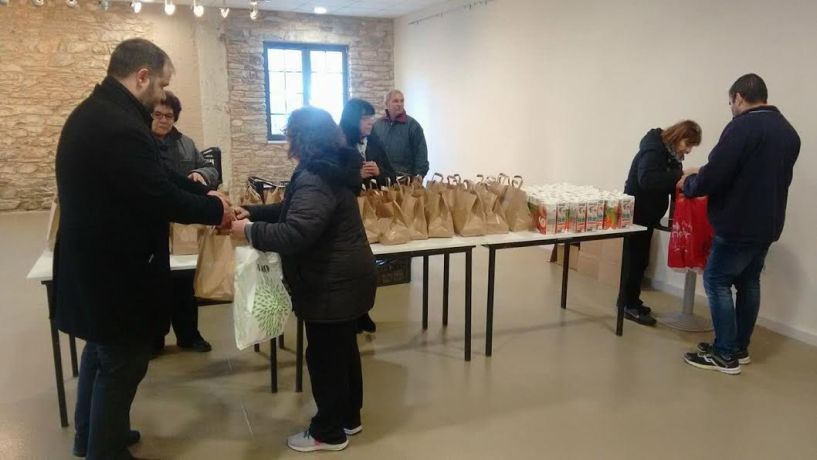 Γεύματα αγάπης από τον δήμο Νάουσας την προπαραμονή της Πρωτοχρονιάς