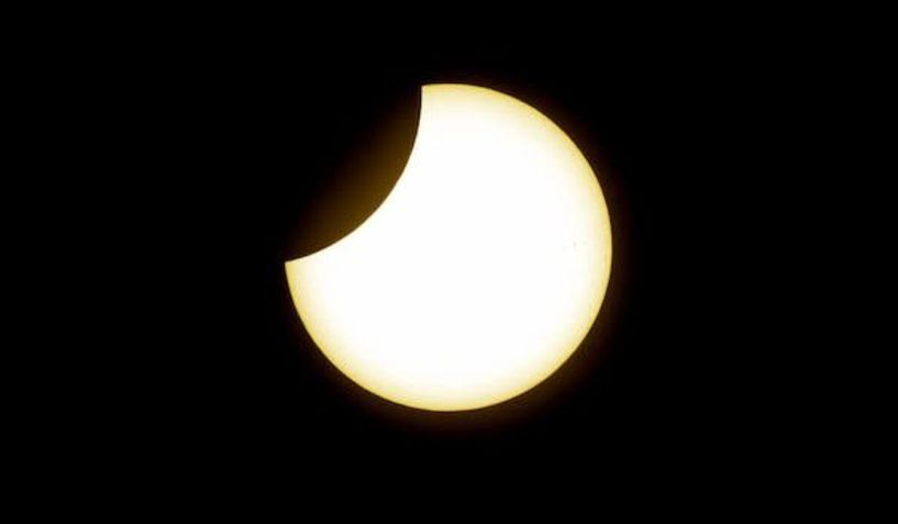 Παρατήρηση της μερικής έκλειψης ηλίου από τη Δημόσια Βιβλιοθήκη της Βέροιας