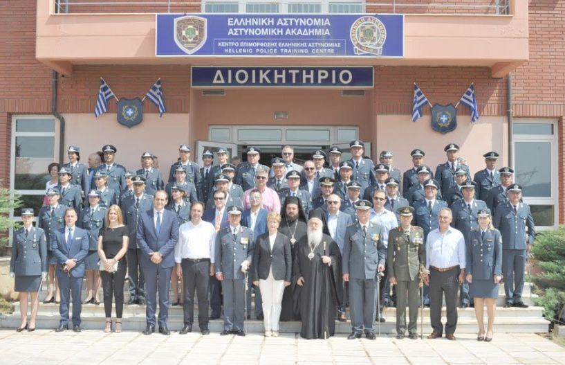 Ξίφη σε 32 νέους υπαστυνόμους β’ επέδωσε   η Υφ. Εσωτερικών Μαρία Κόλλια - Τσαρουχά