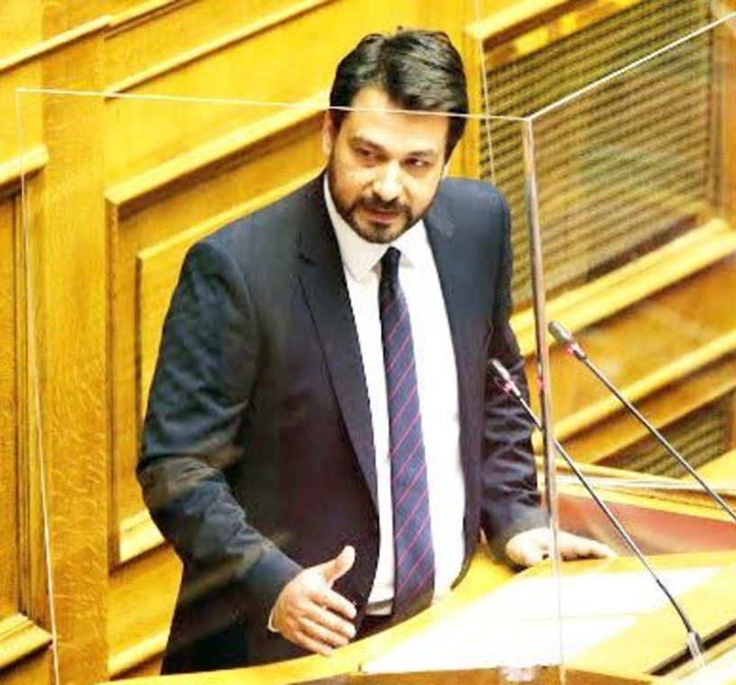 Ικανοποίηση Μπαρτζώκα για το πλαφόν στα τεστ Covid