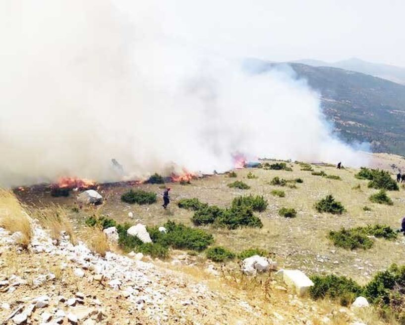 Αναζωπύρωση λόγω ισχυρών ανέμων χθες το απόγευμα στη φωτιά της Ζωοδόχου Πηγής