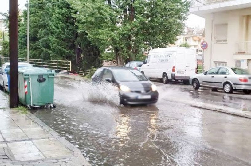Καλοκαιρινή εικόνα Αυγούστου στο κέντρο της Βέροιας;;;