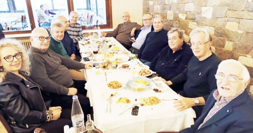 Μήπως ετοιμάζει κάτι η παρέα της Παρασκευής;;;