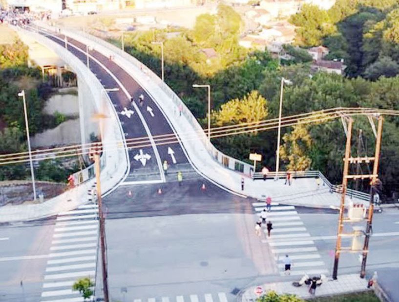 Τραυματίστηκε οδηγός με μηχανάκι στην διασταύρωση της γέφυρας Κούσιου