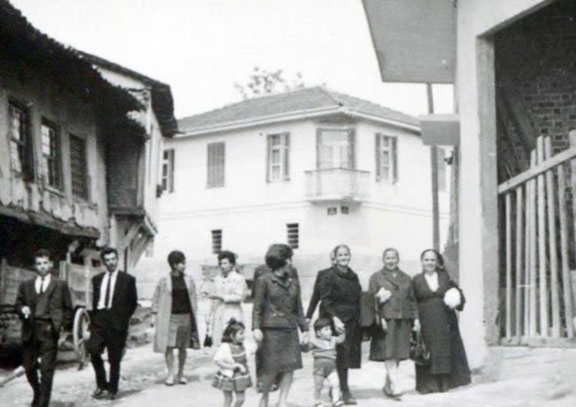 ΜεΜιαΜατια - Μία Κυριακή πρωί στη Βέροια στα τέλη δεκαετίας του ΄60