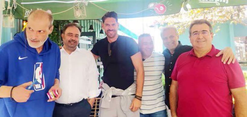 Μόδα και αυτοδιοίκηση για καφέ στον πεζόδρομο της Βέροιας