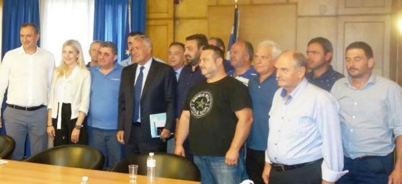 Συνάντηση Κτηνοτρόφων με την ηγεσία του ΥπΑΑΤ  Αποφασισμένος ο Βορίδης για την πάταξη   των «ελληνοποιήσεων» στο γάλα και το κρέας   με αυστηρότερες οι ποινές στους παρανομούντες