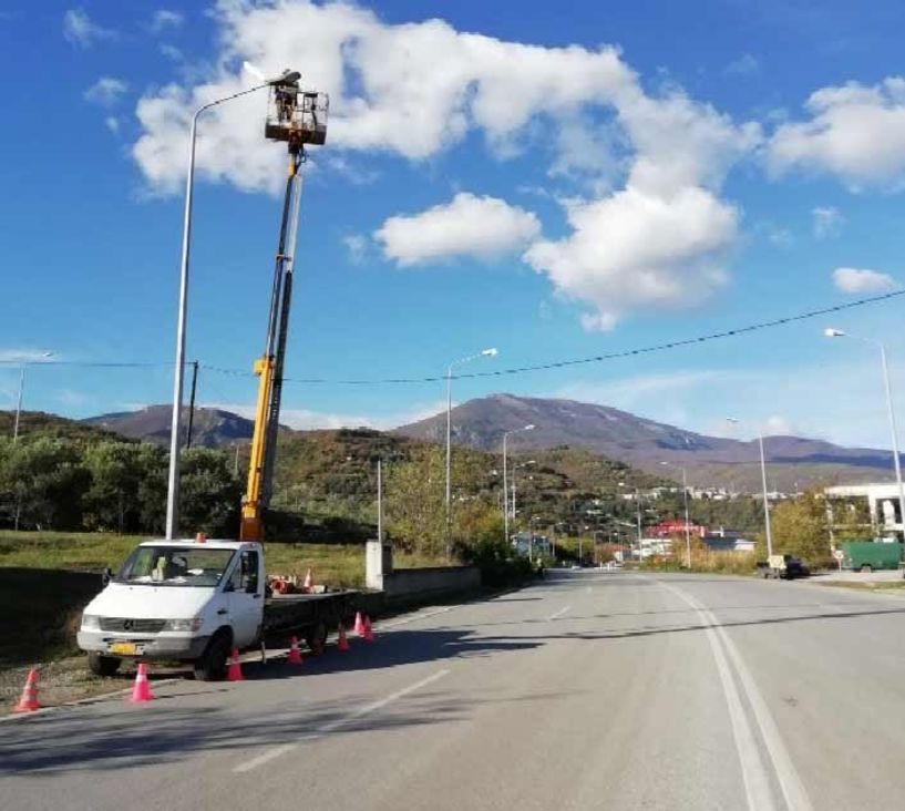 Αποκατάσταση βλαβών ηλεκτροφωτισμού στο οδικό δίκτυο της Νάουσας