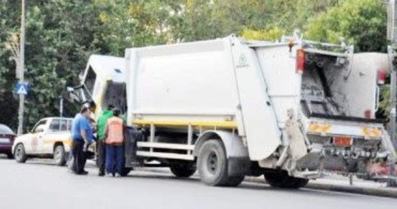 Δεν θα μαζευτούν σκουπίδια στο κέντρο της Αλεξάνδρειας λόγω βλάβης του απορριμματοφόρου