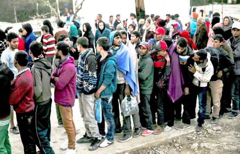 Με κλειστά κέντρα και 1.700 προσλήψεις «αναχαιτίζει» η κυβέρνηση το προσφυγικό-μεταναστευτικό